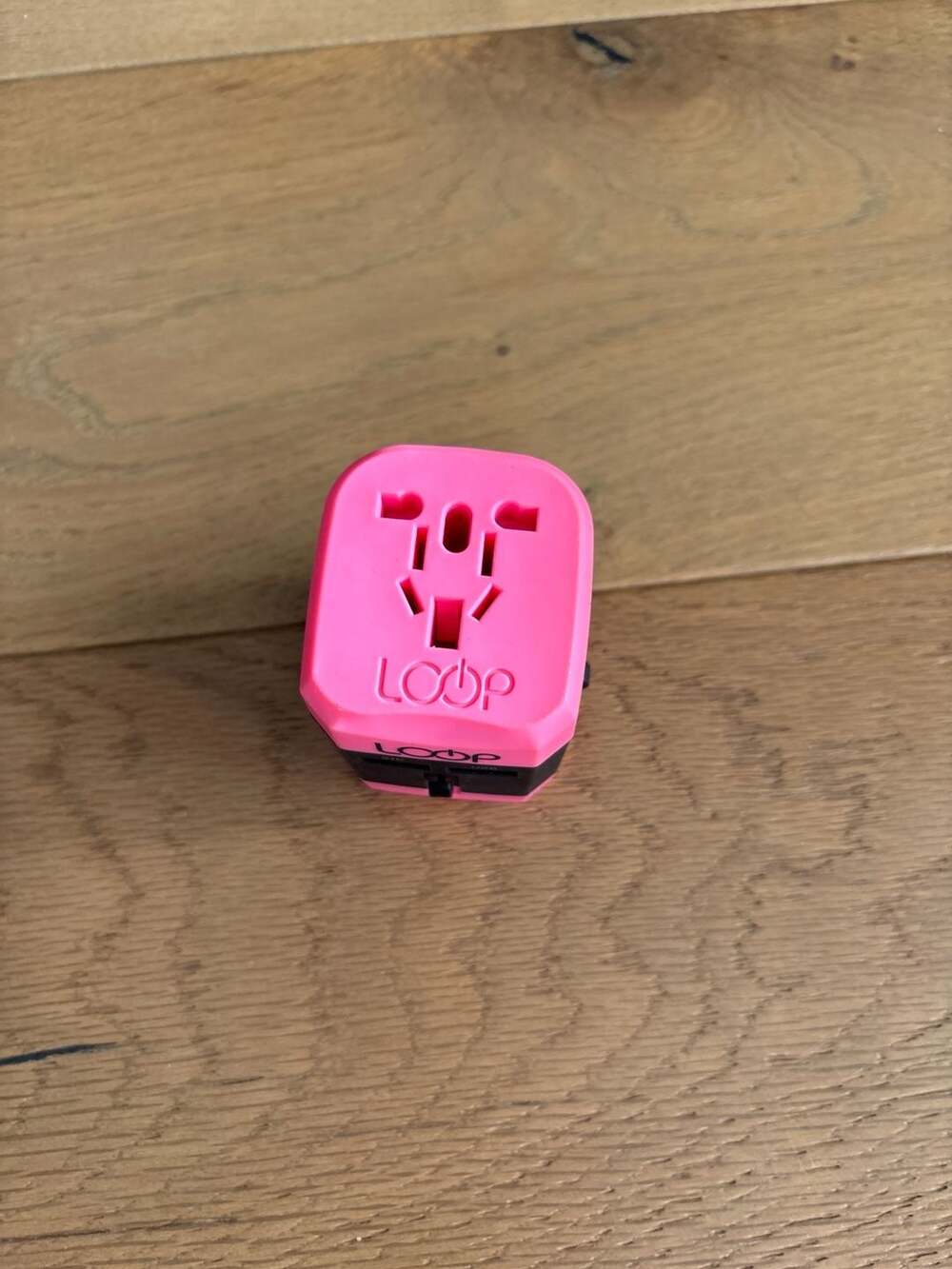 LOOP Universal Travel Adapter with Dual USB Ports - Pink